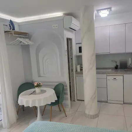 Silver Horizon Luxury *