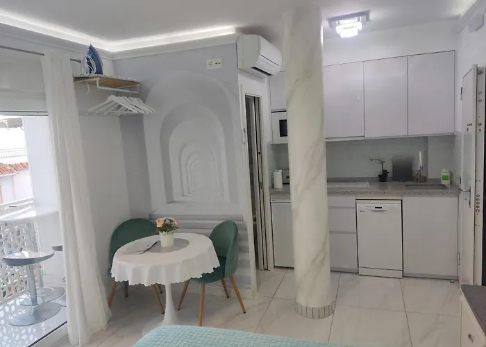 Silver Horizon Luxury *