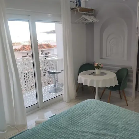 Silver Horizon Luxury