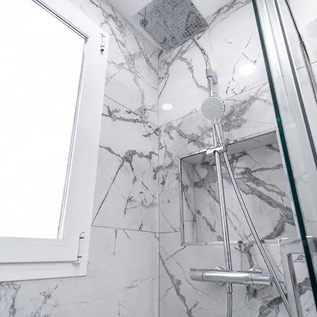 Silver Horizon Luxury 아파트 네르하